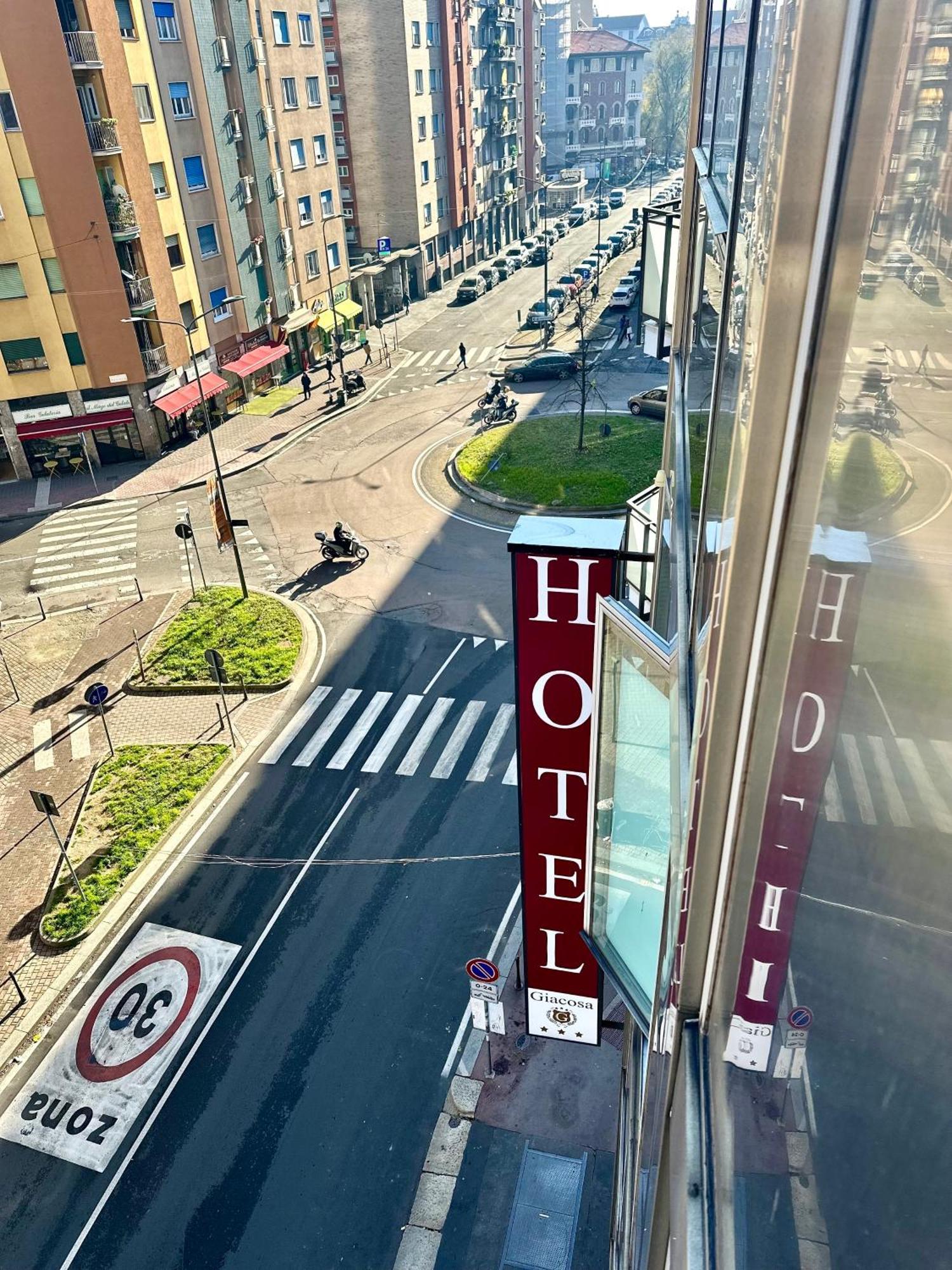 Hotel Giacosa Milan Exterior photo