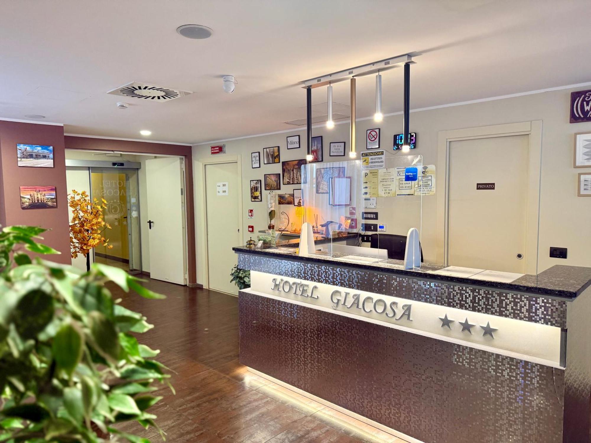 Hotel Giacosa Milan Exterior photo